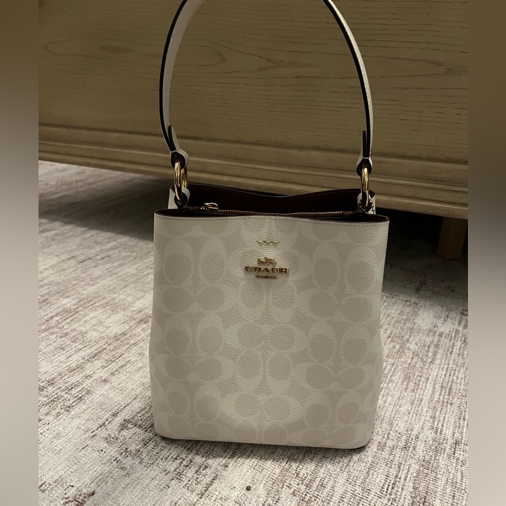 Genuine Coach Bucket Bag in White Signature Cavas